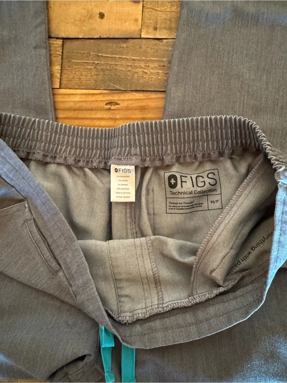 FIGS Women’s Gray Technical Pant